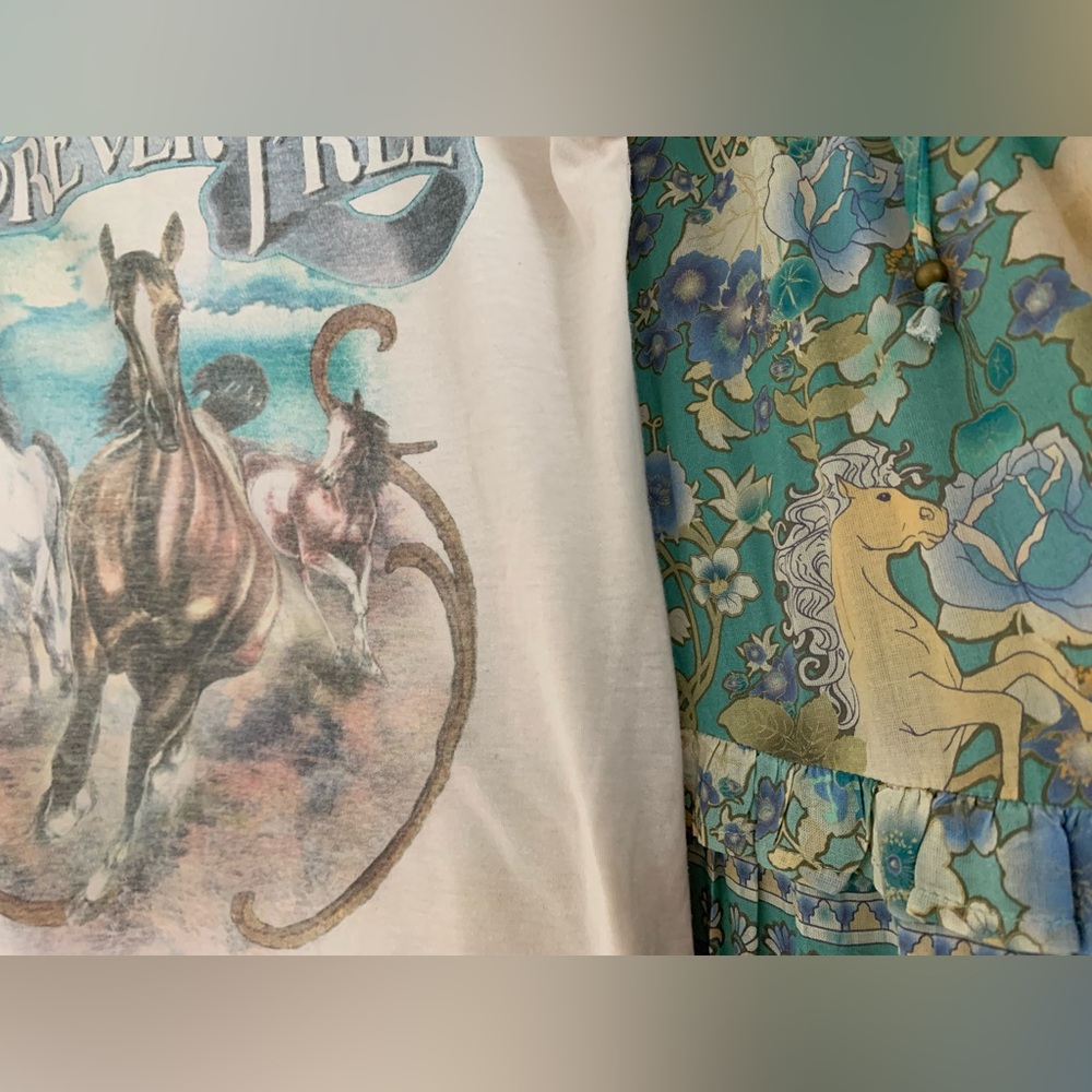 Spell White Graphic Tee with Horse Print - Picture 9 of 9